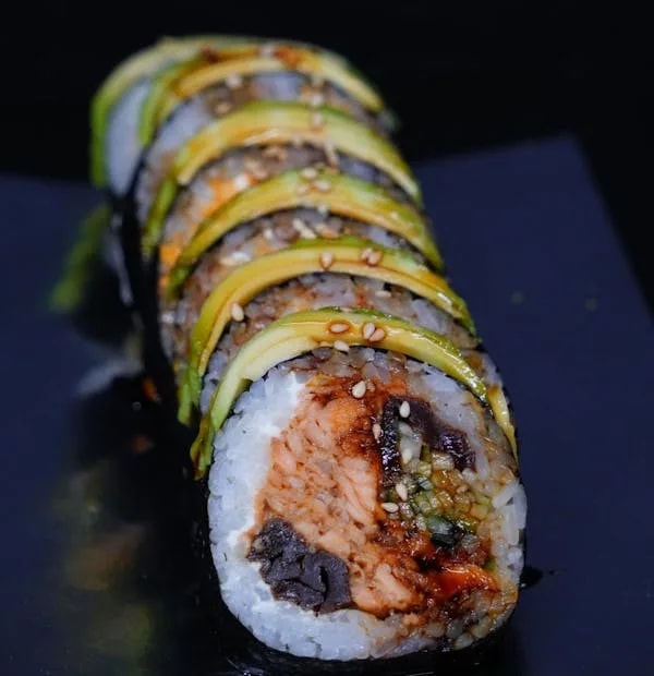Futomaki salmon avocado premium